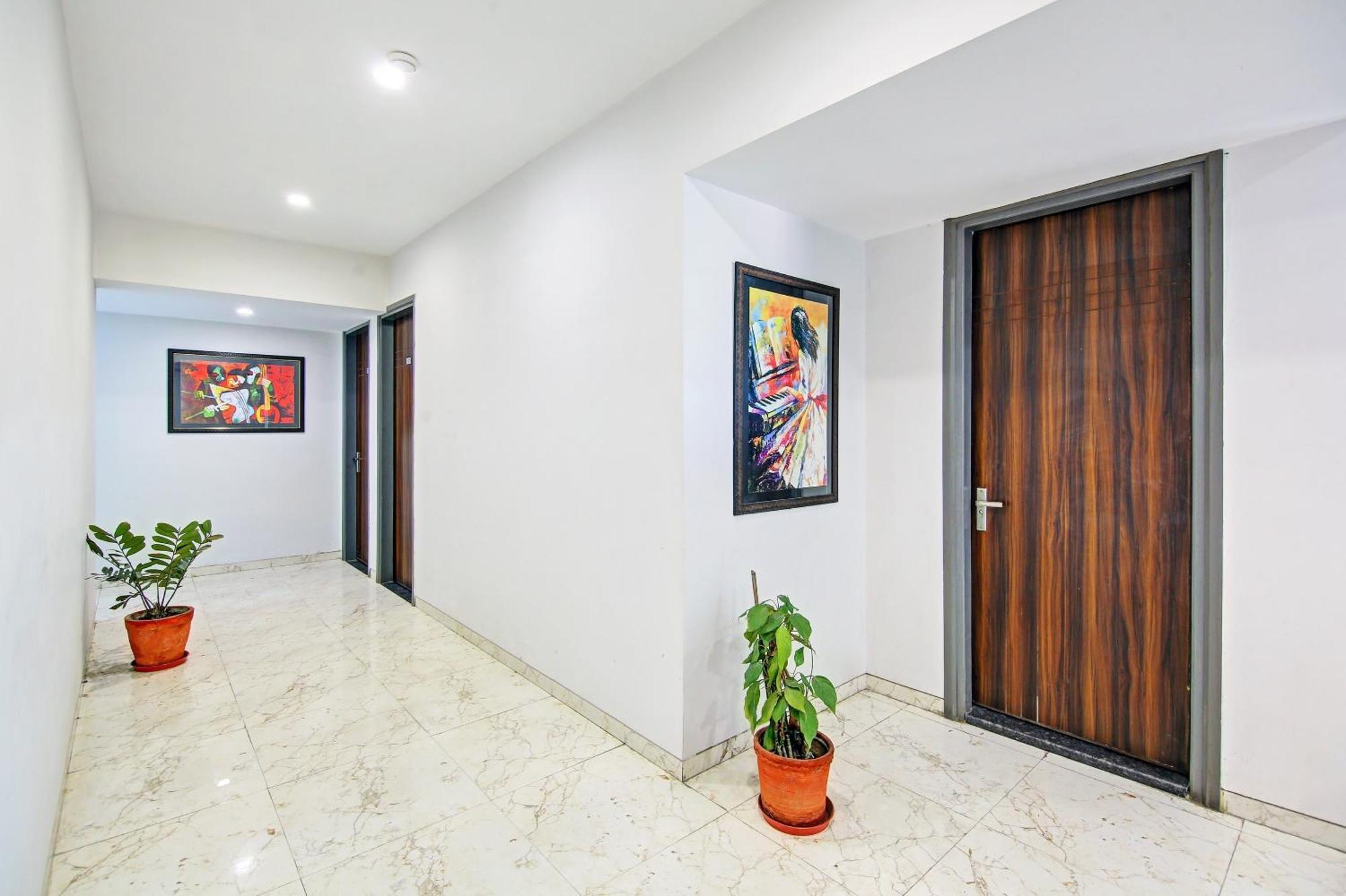 Super Townhouse Geetanjali Inn Gurgaon Exterior foto